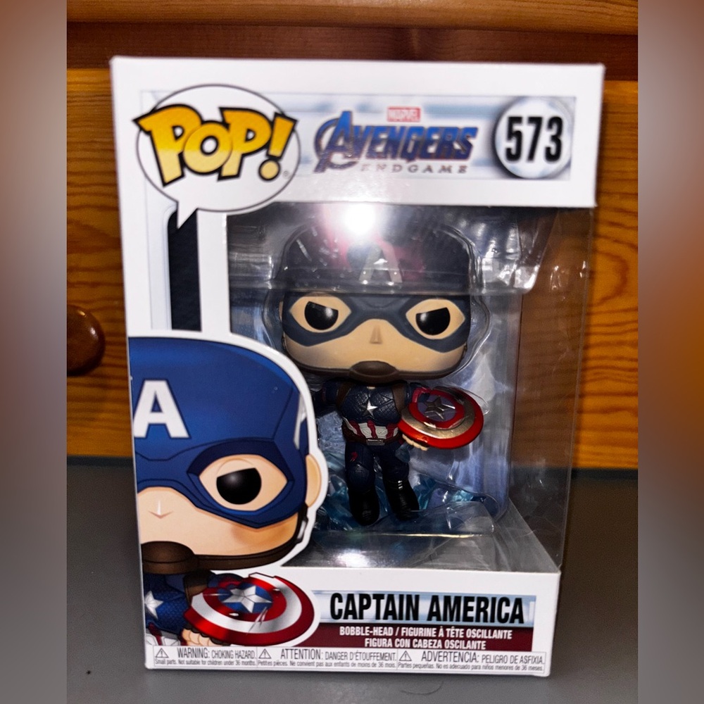 Funko POP Captain America figurine